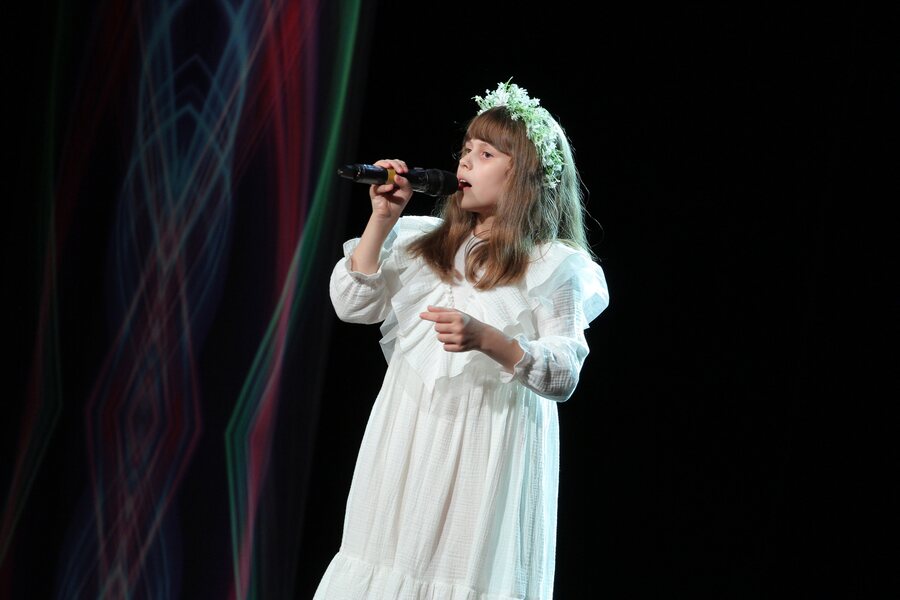 Вокальное выступление Олеси Смирновой